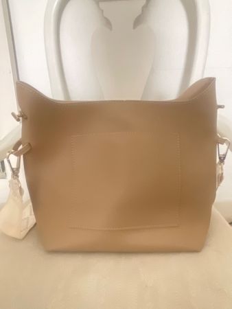 Super cute petit bucket handbag (vegan ok)