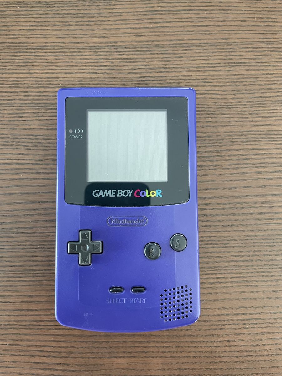 Nintendo Konsolen: Rare Gameboy Color Purple With Holo Original Box! – Gebraucht aus Kloten von Friendly_Collector 1