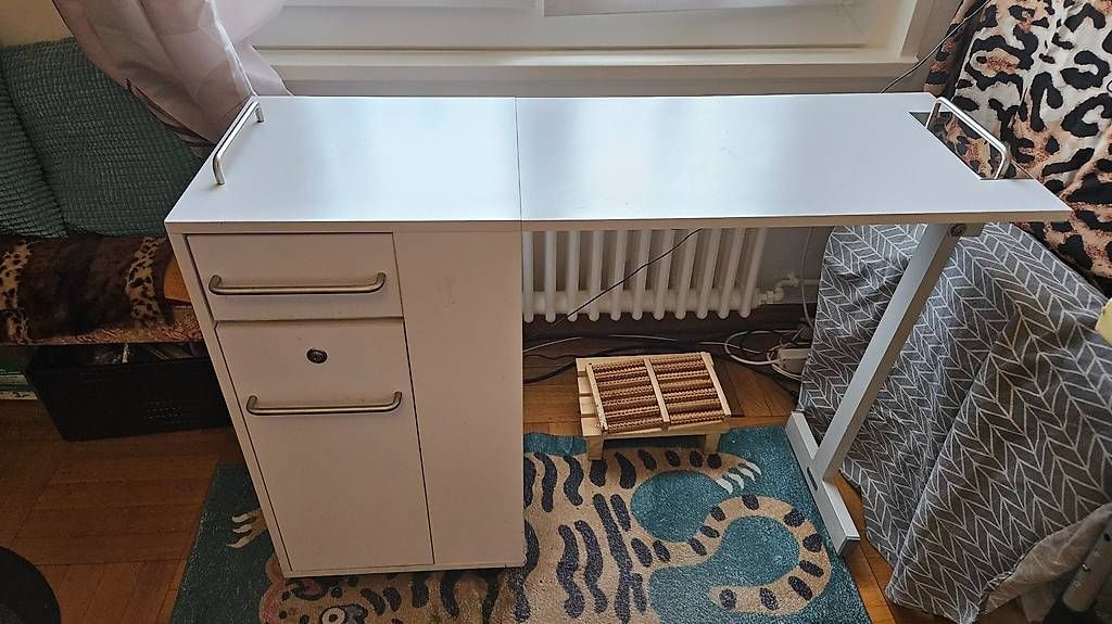 Tische: Table manucure professionnelle pliante /meuble de rangement – Gebraucht aus Geneve von Point-Boutique