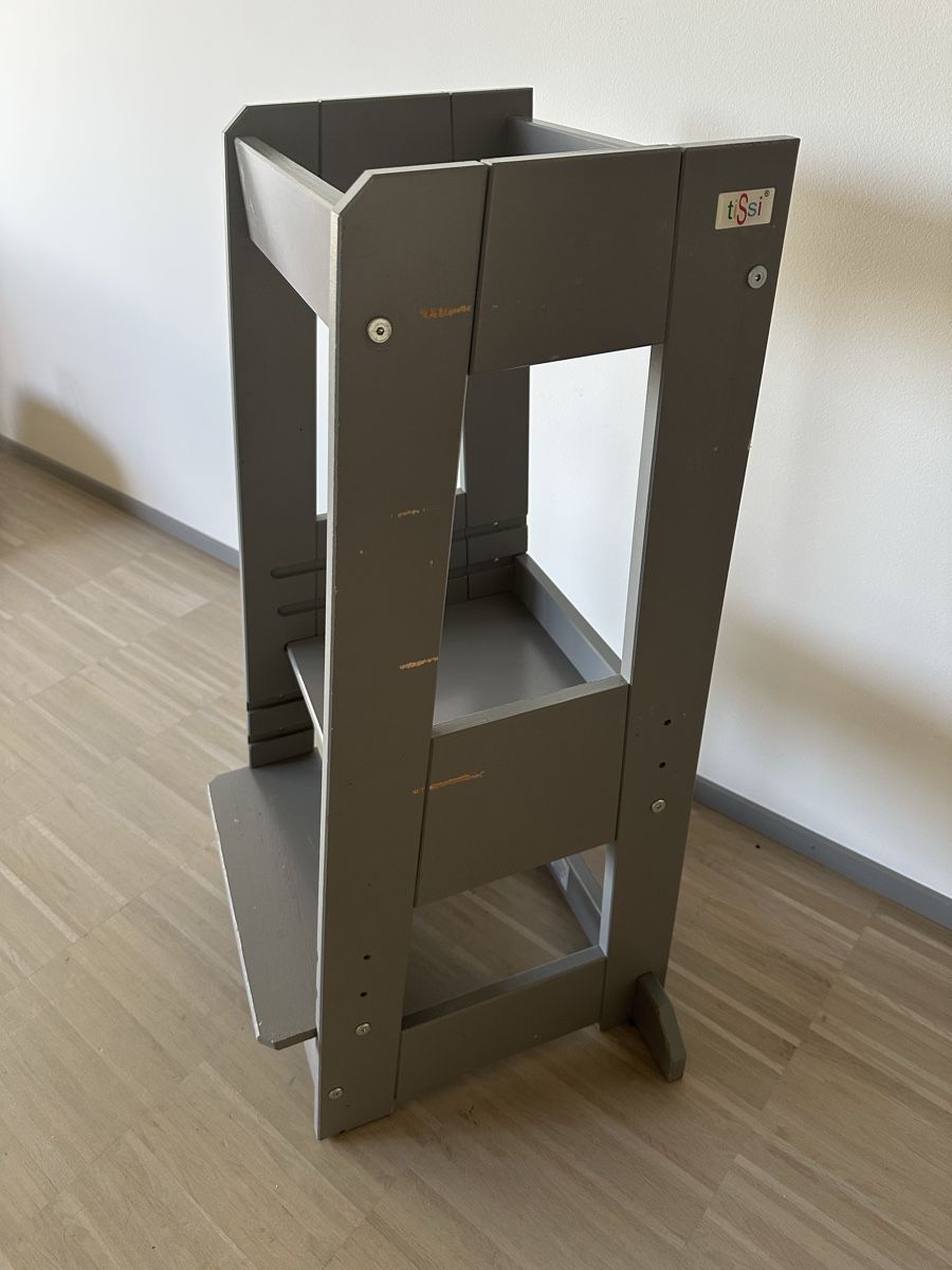 Chaises hautes: Tissi Kinder Lernturm Anthrazit  – D'occasion à Winterthur par pompowerpuff 1