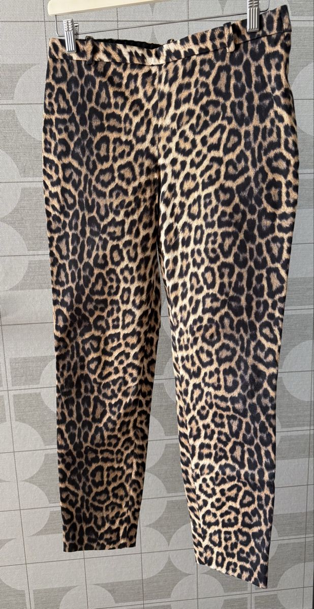 Zara Pantaloni: Hose mit Animal Print – Nuovo (secondo la descrizione) da Gümligen venduto da hookedonsales