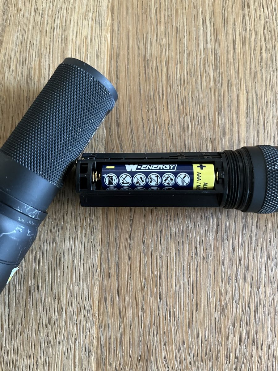 Ledlenser Lampade: LED LENSER TT Taschenlampe – Usato da Sursee venduto da Since1975 1