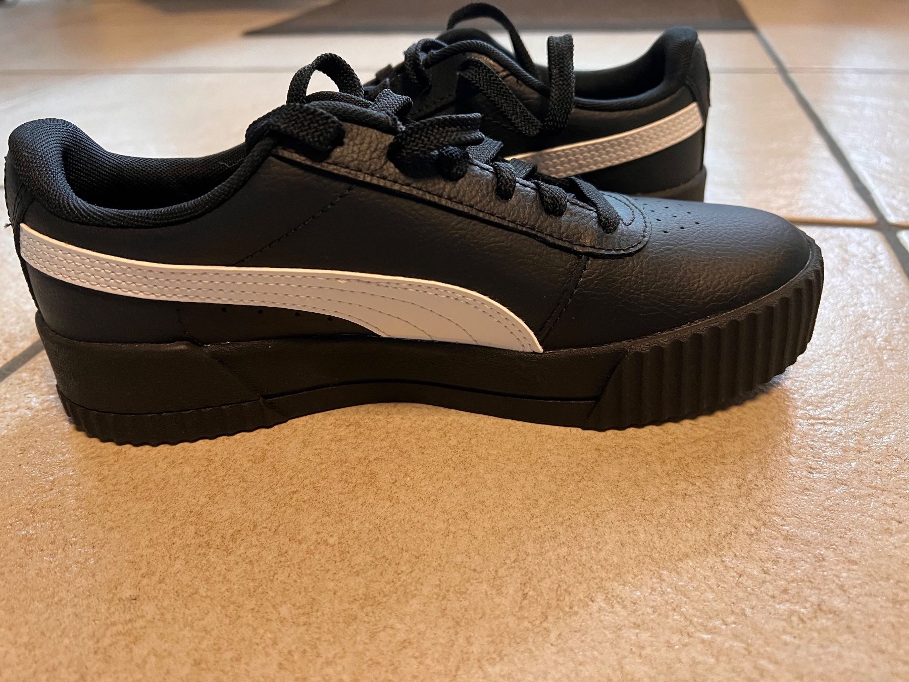 Puma Scarpe da uomo: Puma Sneaker Carina L. Neu! – Nuovo (secondo la descrizione) da Cham venduto da carmenblacky 1