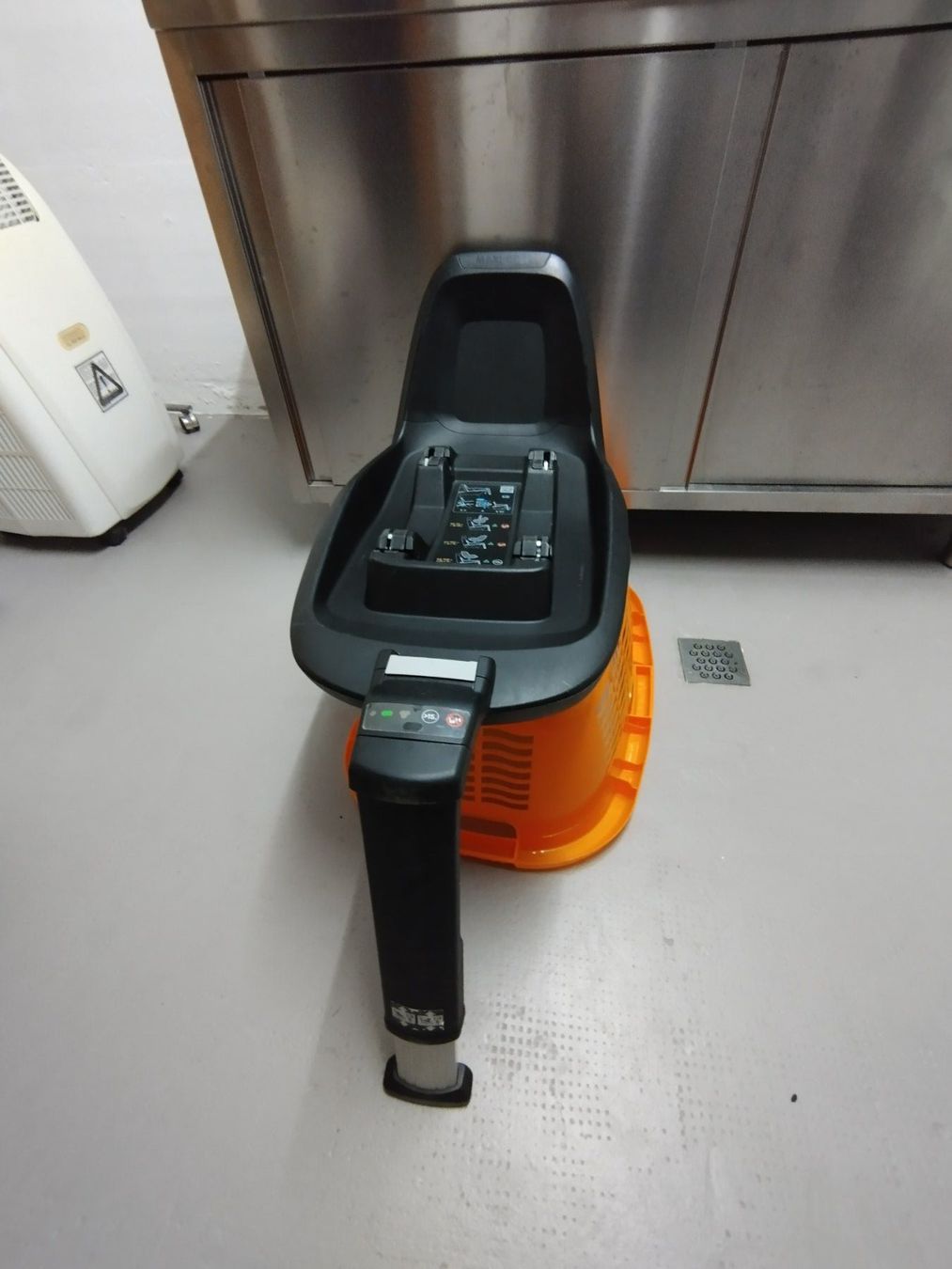 Maxi-Cosi Seggiolini per auto: Kindersitz mit isofix Station – Usato da Huttwil venduto da vsrf11 4
