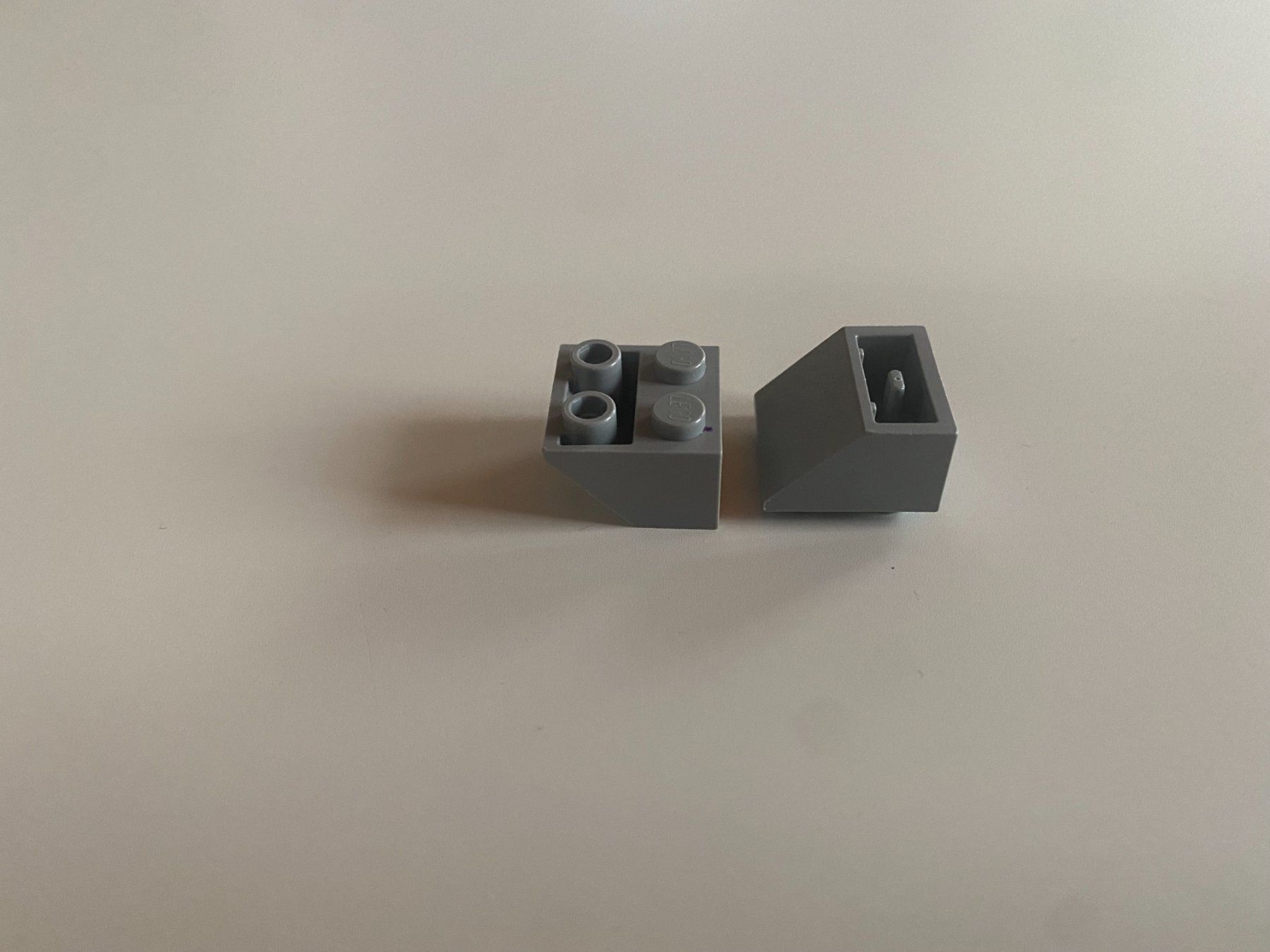 Lego Giocattoli: LEGO - 20 - GRAUE - NEGATIVE - SCHRÄG - STEINE – Usato da Gelterkinden venduto da ajdt4 1