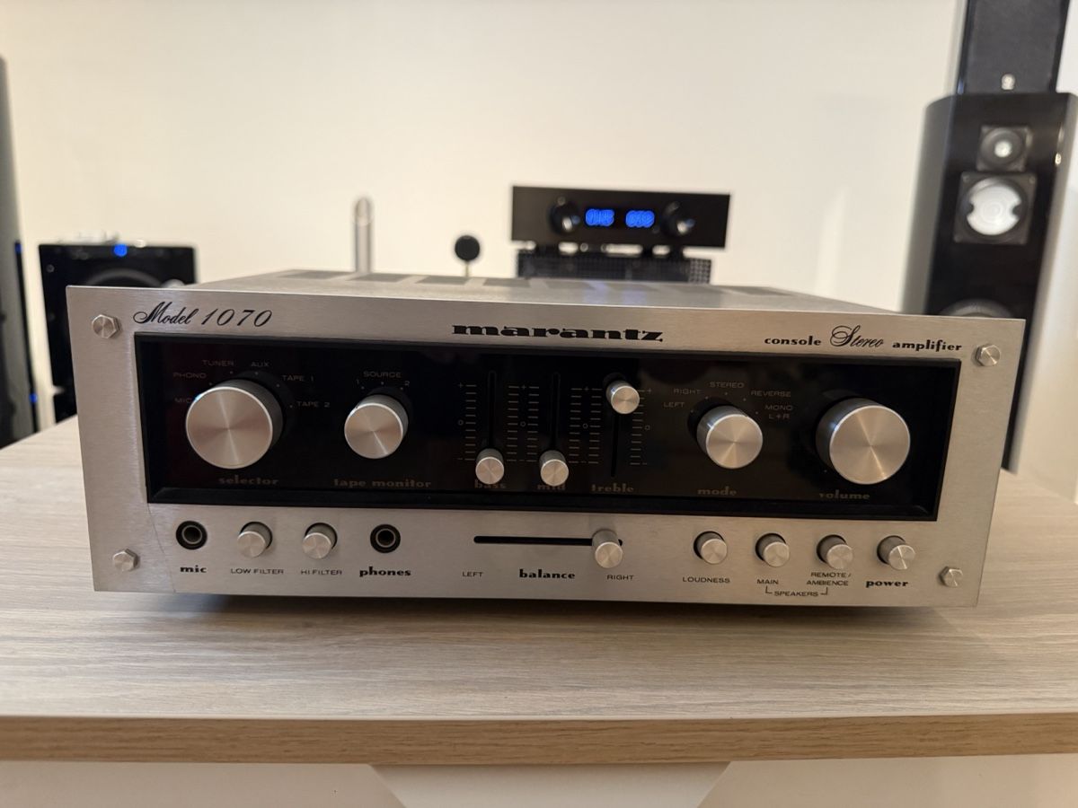 Marantz Amplificateurs: Marantz Model 1070 Stereo Amplifier – D'occasion à Veyrier par mus_d768