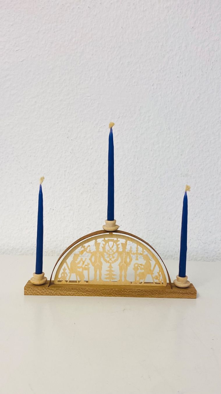 Portacandele: Erzgebirgische Schwibbogen / Lichterbogen / Kerzenständer – Usato da Zürich venduto da Arche_Brockenhaus