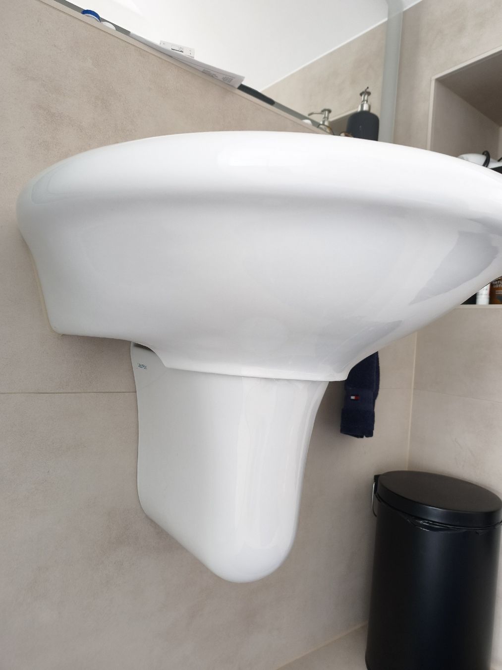 Lavabi & lavandini: Waschbecken, Waschtisch Laufen – Usato da Bergdietikon venduto da Allerlei.Dihei 4