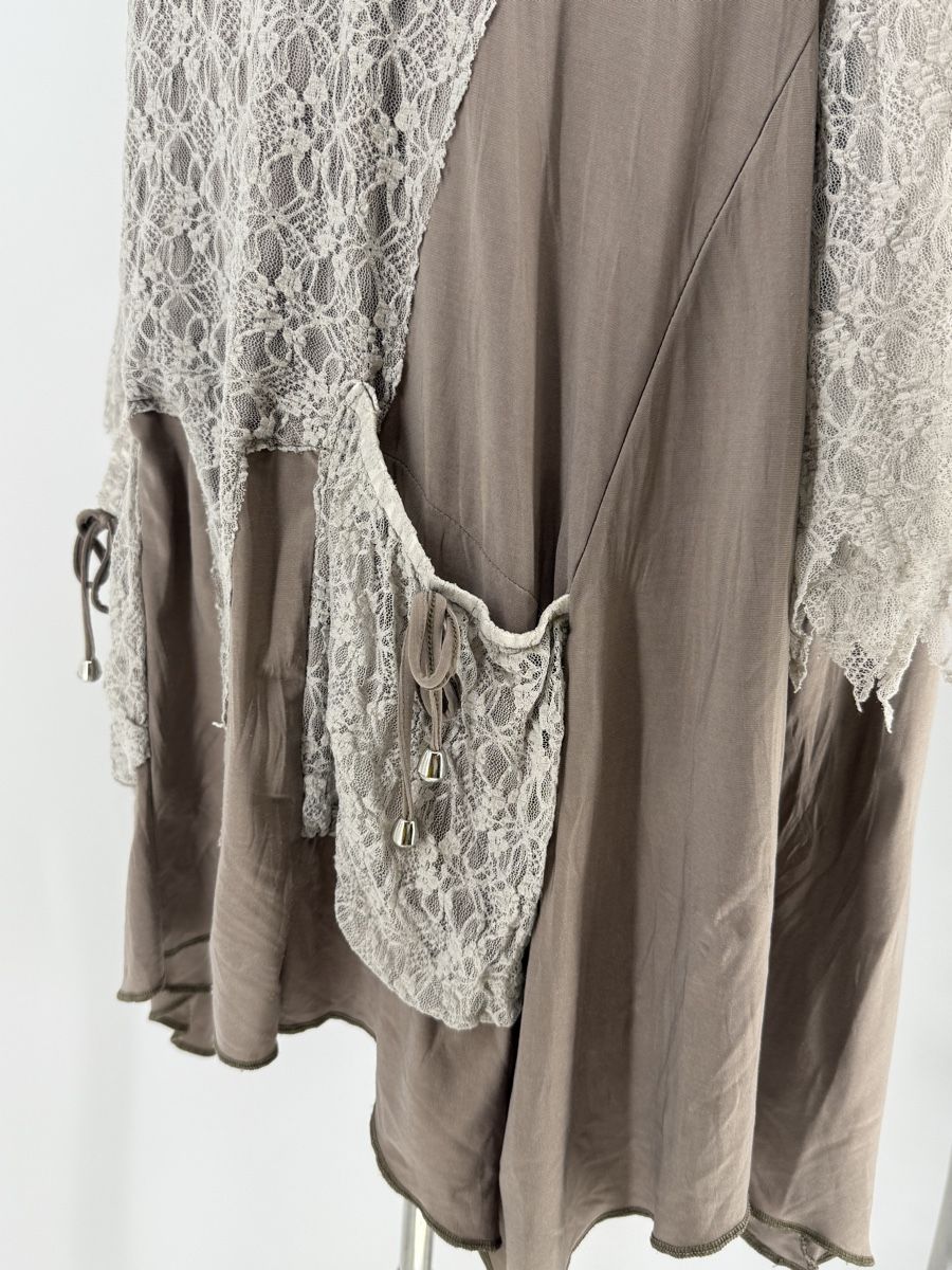 T-shirt: Shirt mit Spitze Gr. 48/50 – Usato da Auenstein venduto da moin. 2