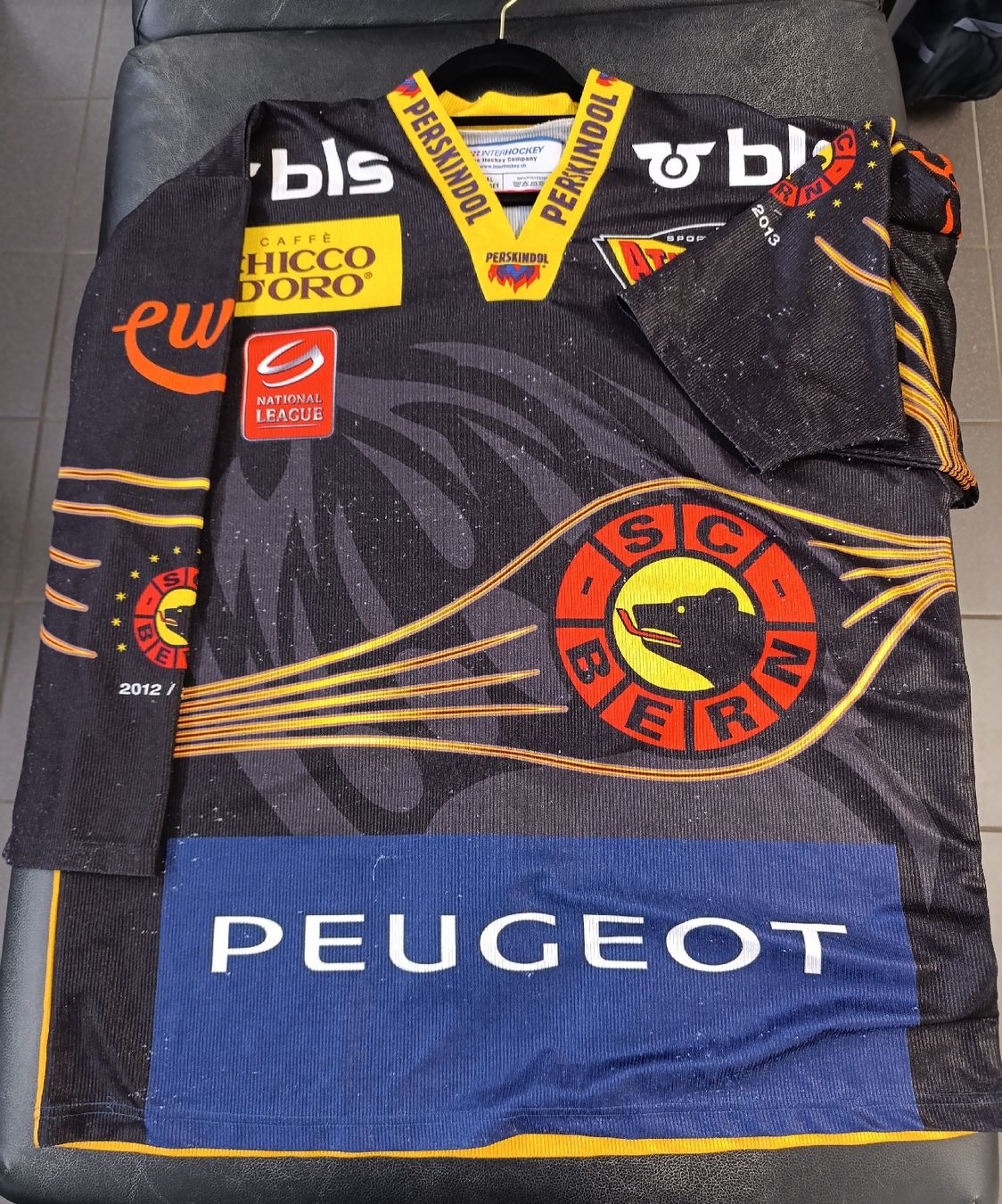 Canottiere & Pantaloni: ORIGINAL SC BERN SCHWEIZER MEISTER TRIKOT 2012/2013 – Usato da Avry-sur-Matran venduto da dav_nm5p 2