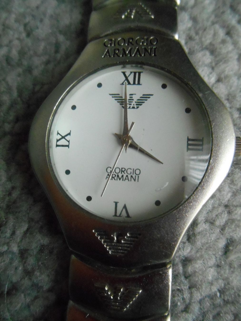 Armani Montres: Damenuhr "Giorgio Armani" – D'occasion à Möhlin par bekapame
