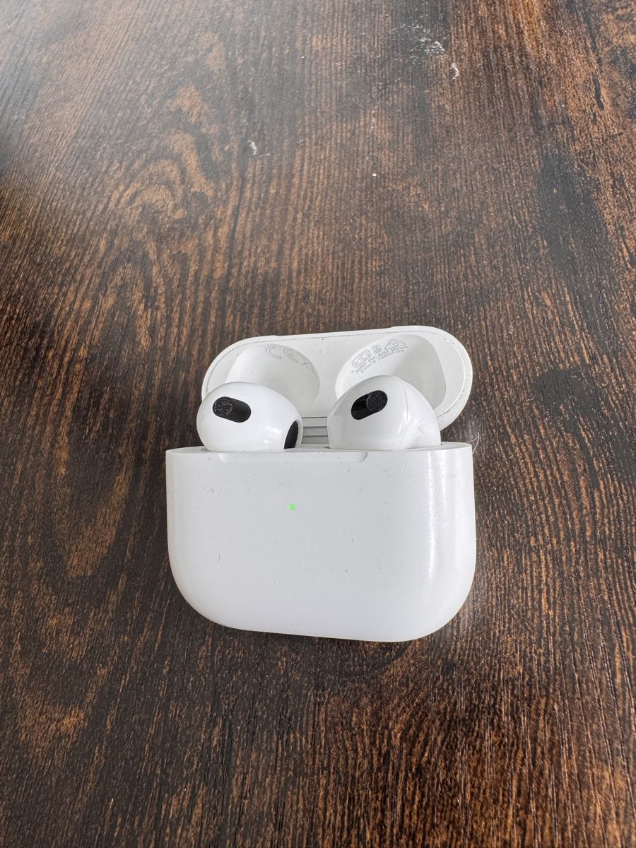Apple Cuffie: Apple AirPods Gen 3 – Usato da Studen BE venduto da nou_2tgw