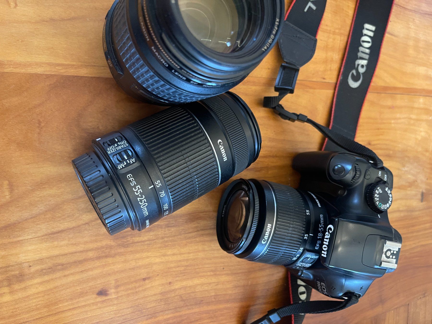Canon Kamera: CANON EOS 1100D SET + 2 OBJEKTIVE + MACRO + ZUBEHÖR – Gebraucht aus Siblingen von Woltersdorf50 5
