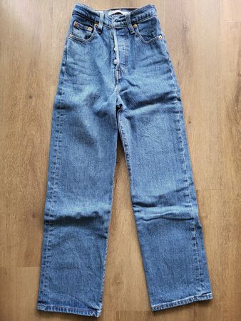 Levis Jeans Straight Leg W23
