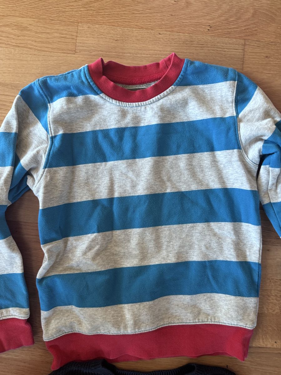 Pulls et sweat-shirts: 4 Jungen Pullover 134 – D'occasion à Wädenswil par dorodi 2