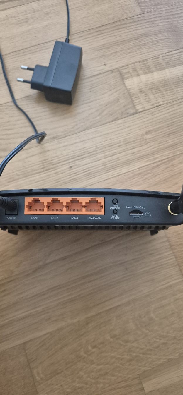 TP-Link Modems & Routeurs: TP-Link Archer MR200 4G-LTE Modem – D'occasion à Beringen par Zsuzsi94 1