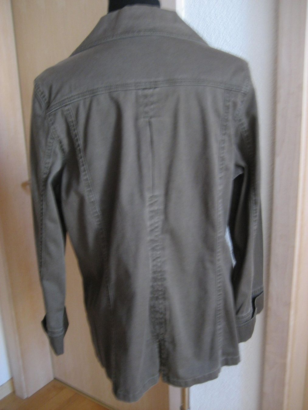 Giacche: Veste stretch taille 44 – Usato da Delémont venduto da marryb 4