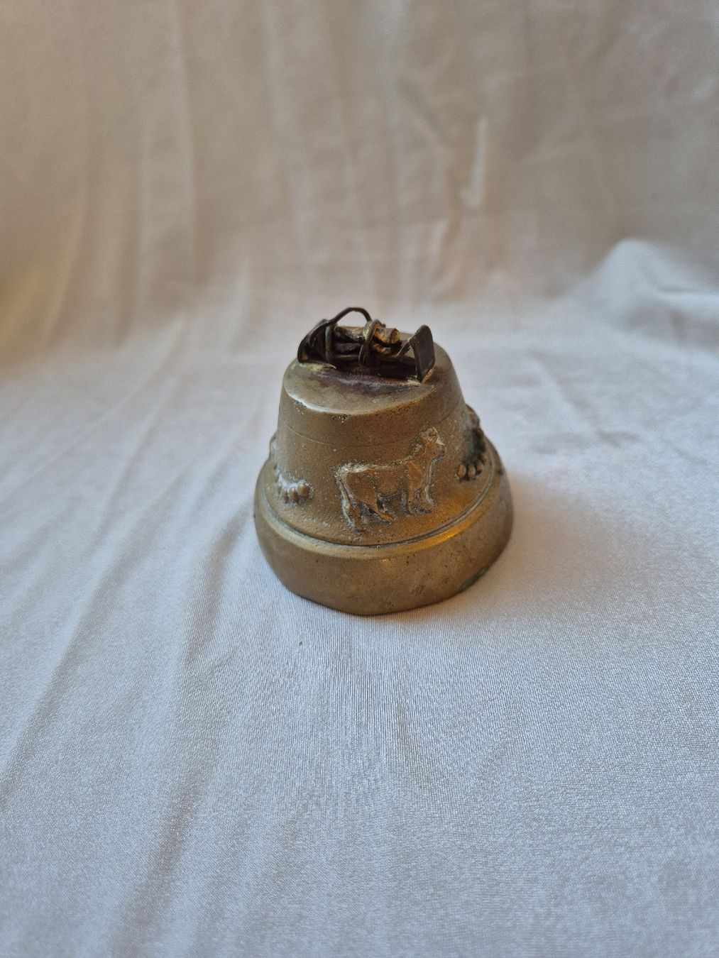 Campanacci mucche: Cloche ancienne – Usato da Genthod venduto da Lenas9