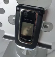 Nokia 6131 Jahrgang 2006 mit Ladegerät
