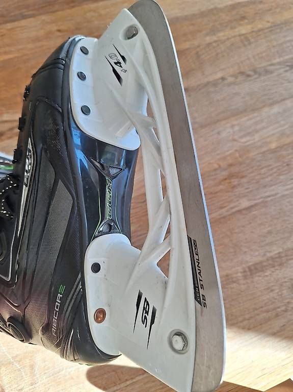 Schlittschuhe: CCM Ribcore 44K  – Gebraucht aus Langnau i. E. von ElianF 2