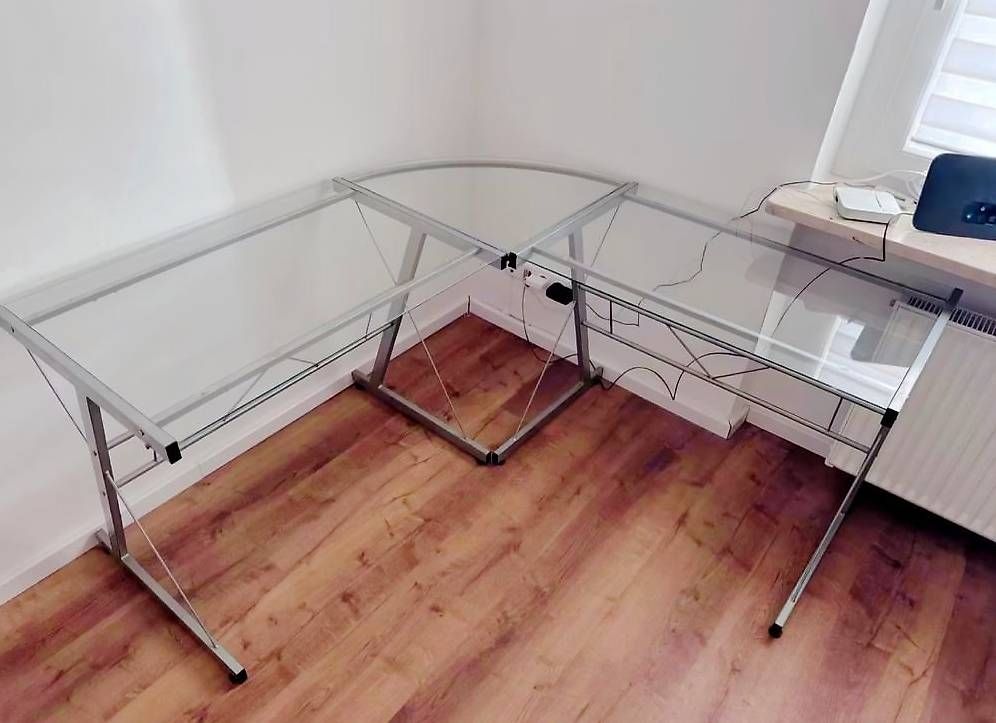 Bureaux: Büro Glas Ecktisch gebraucht – D'occasion à Steffisburg par YogiBaer59