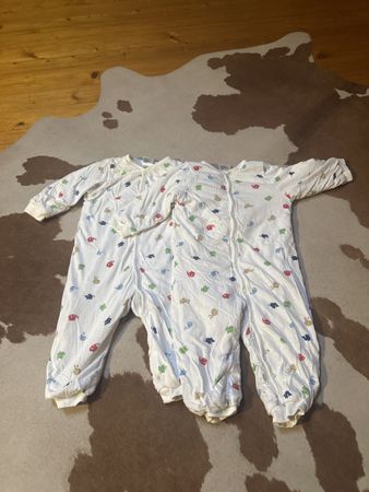 2 süsse Baby Strampler Gr. 62/68 für Herbst