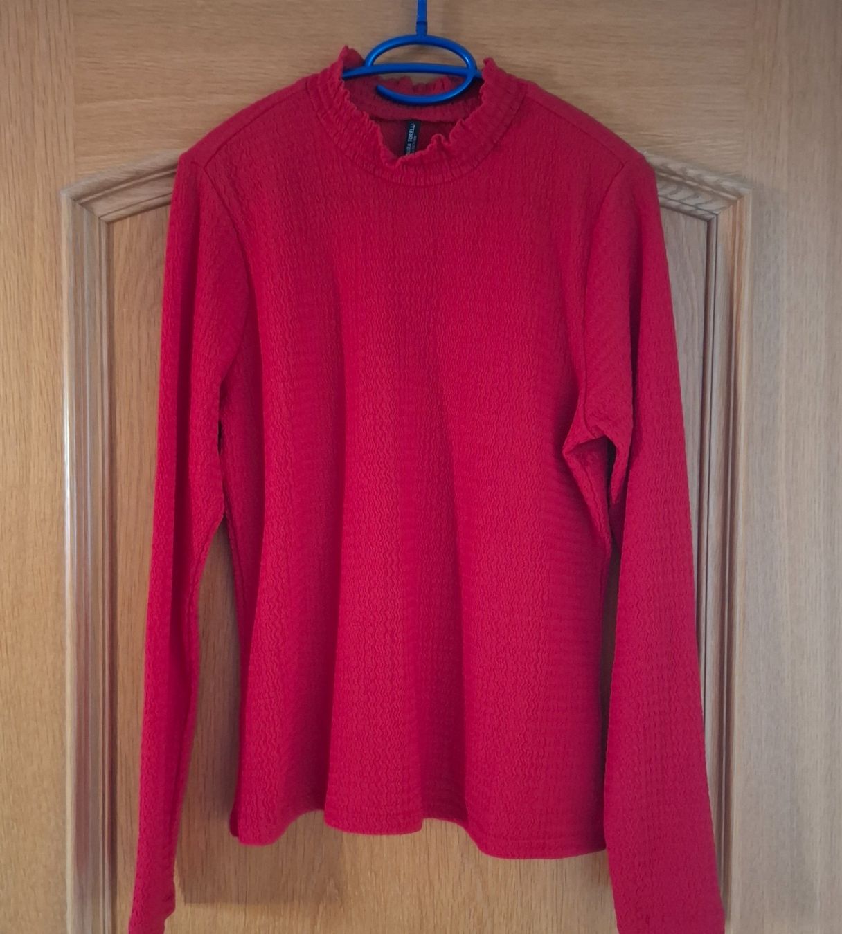Maglioni & Felpe: Damen Langarmshirt, rot, Gr. M – Usato da Sisseln AG venduto da Tropea4334