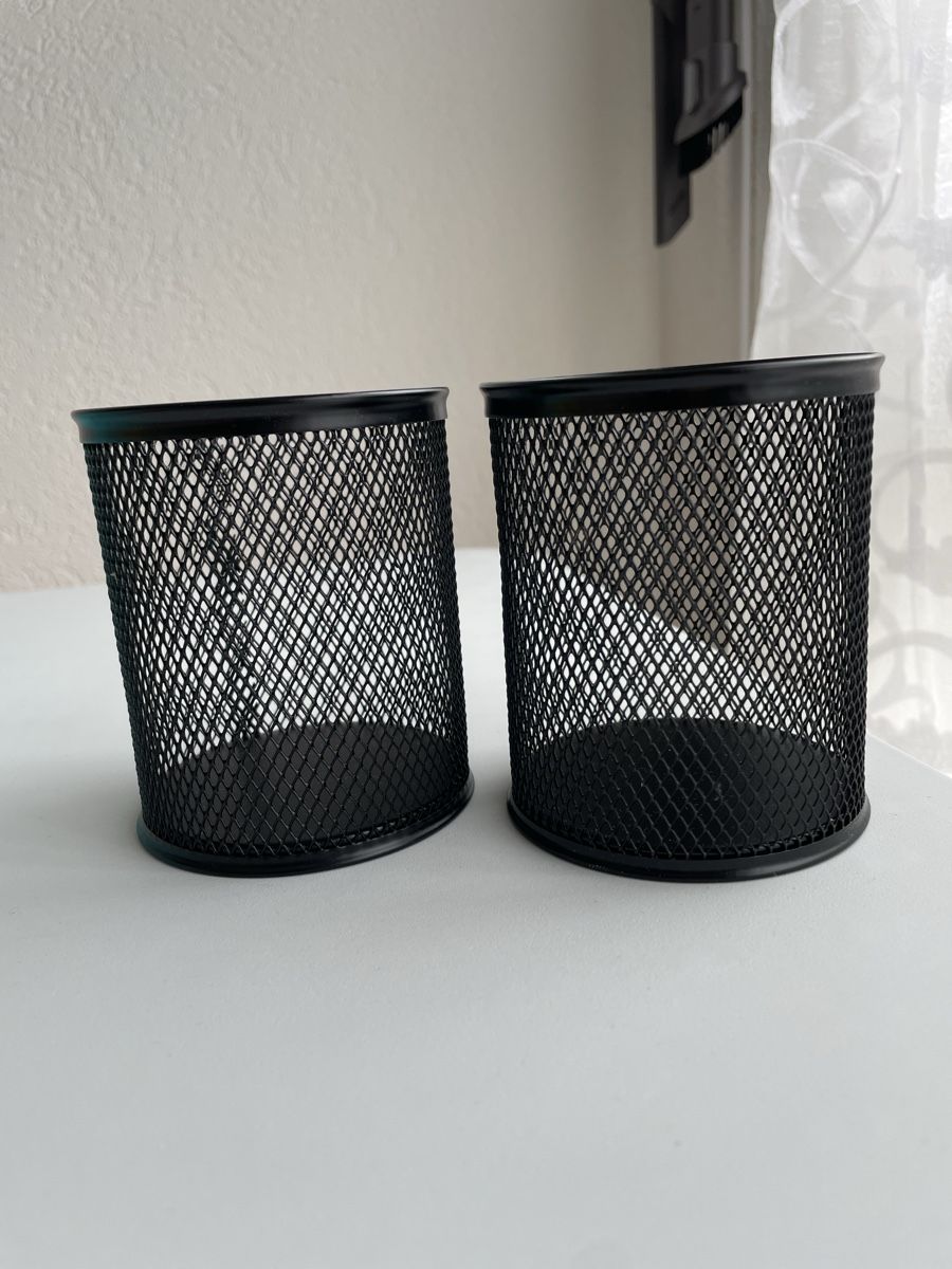 Altro in Scrittura & Disegno: Set mit 2 Stiftehalter aus Metall – Nuovo (secondo la descrizione) da Rheineck venduto da cha_p9qy