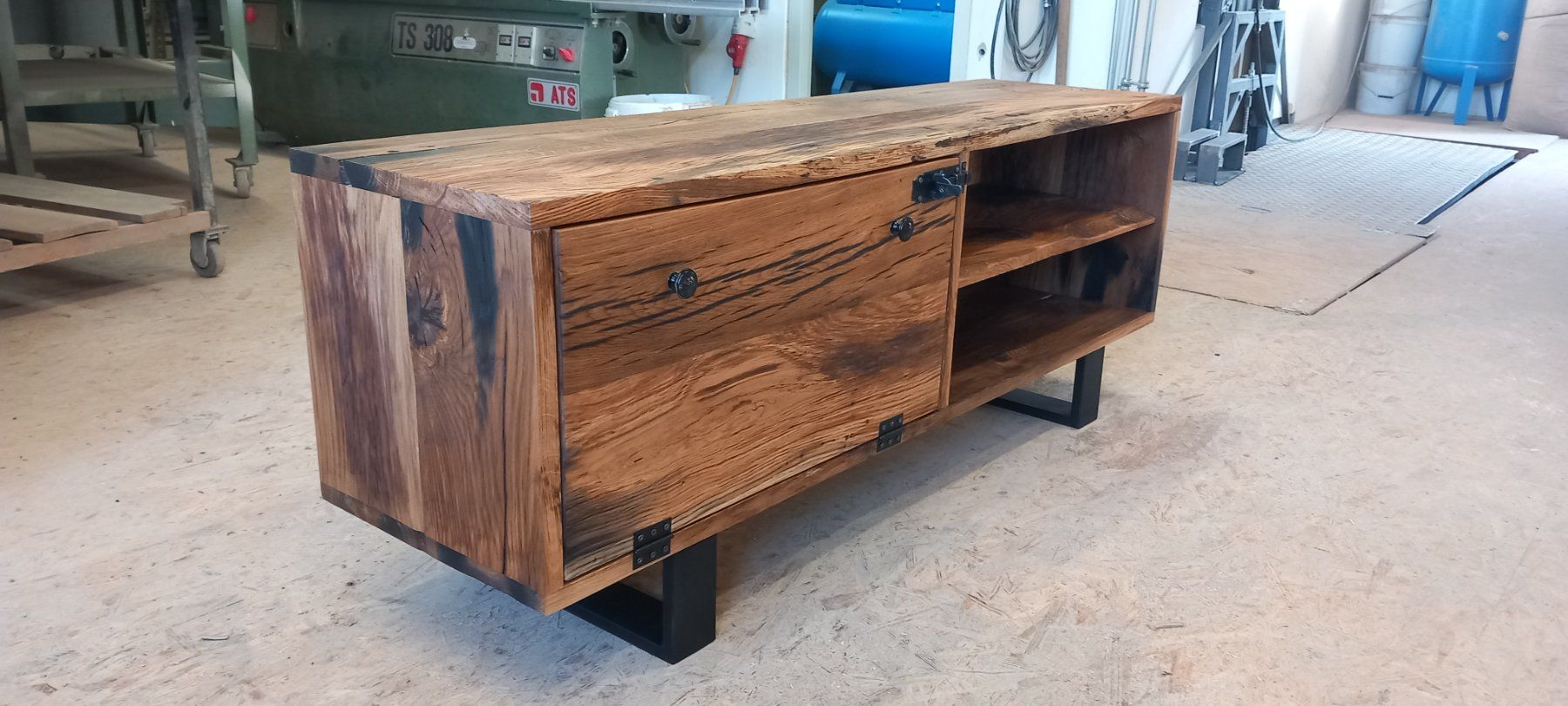 Kommoden: Sideboard aus  Eiche Schweizer Altholz 160cm (Action NP2500) – Neu (gemäss Beschreibung) aus Altishofen von Rossi464