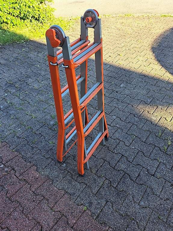 Télescopes: Treppen-Teleskopleiter – D'occasion à Laufenburg par agi_7dfm 2