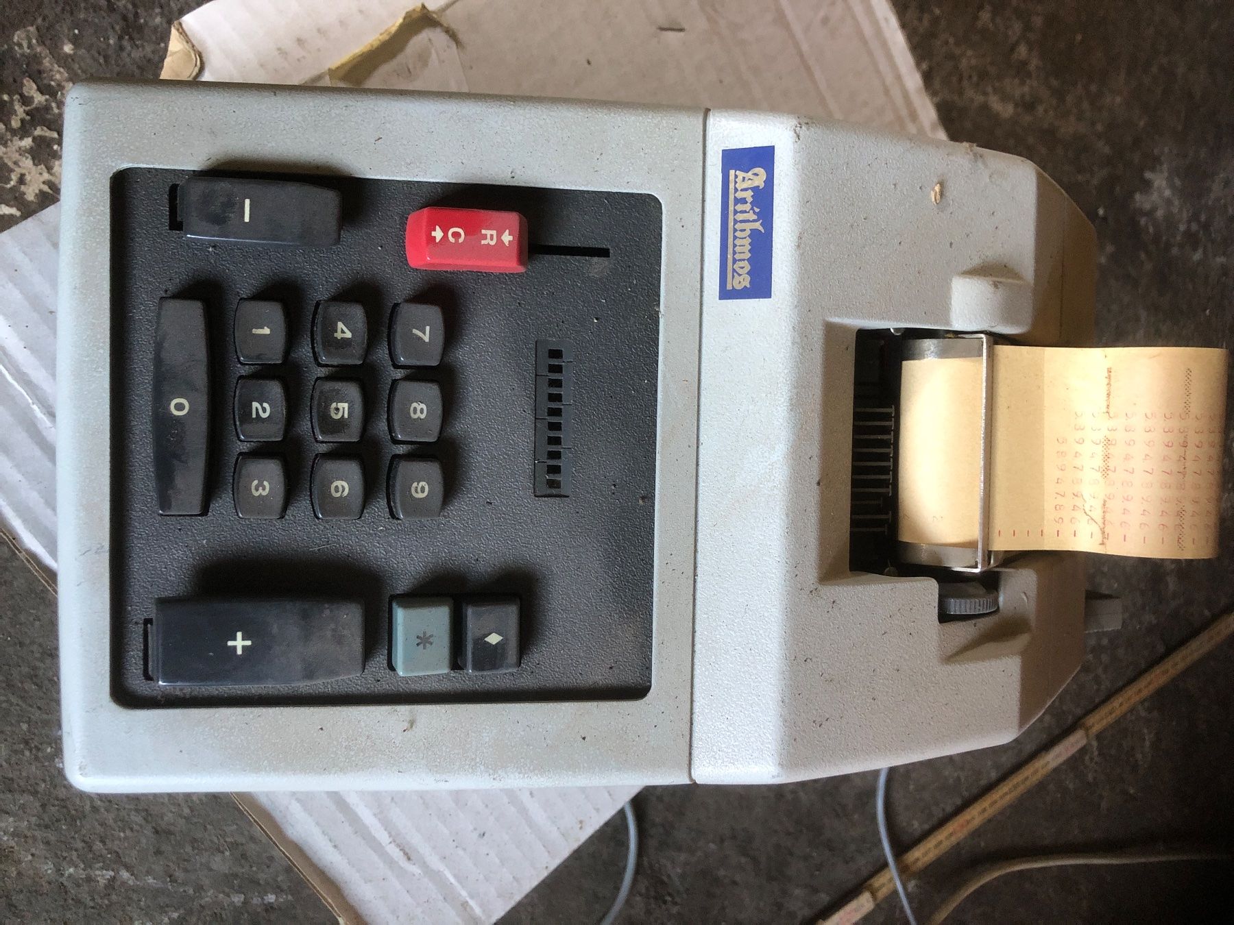 Calcolatrici tascabili: Calculatrice vintage Britmos Model 1208 – Usato da Chénens venduto da Touta1franc