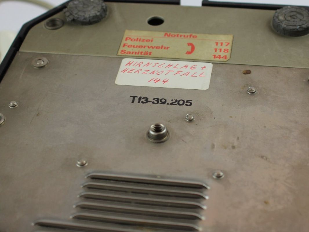 Zenith Téléphones: Vintage Zenith Wählscheibentelefon – D'occasion à Basel par IRMAundFRED 5