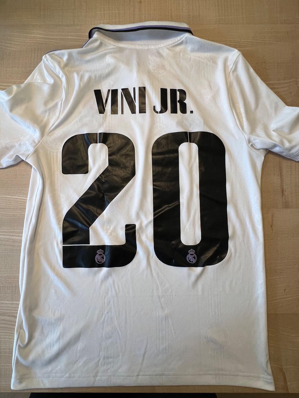 Adidas Scarpe, pantaloni & magliette da ginnastica: Real Madrid Trikot, Vini Jr. 20 – Usato da Sils im Domleschg venduto da GabrielaF02 1