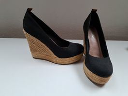 Schwarze ALDO Keilsandaletten Gr. 38 Sommer Schuhe Absatz