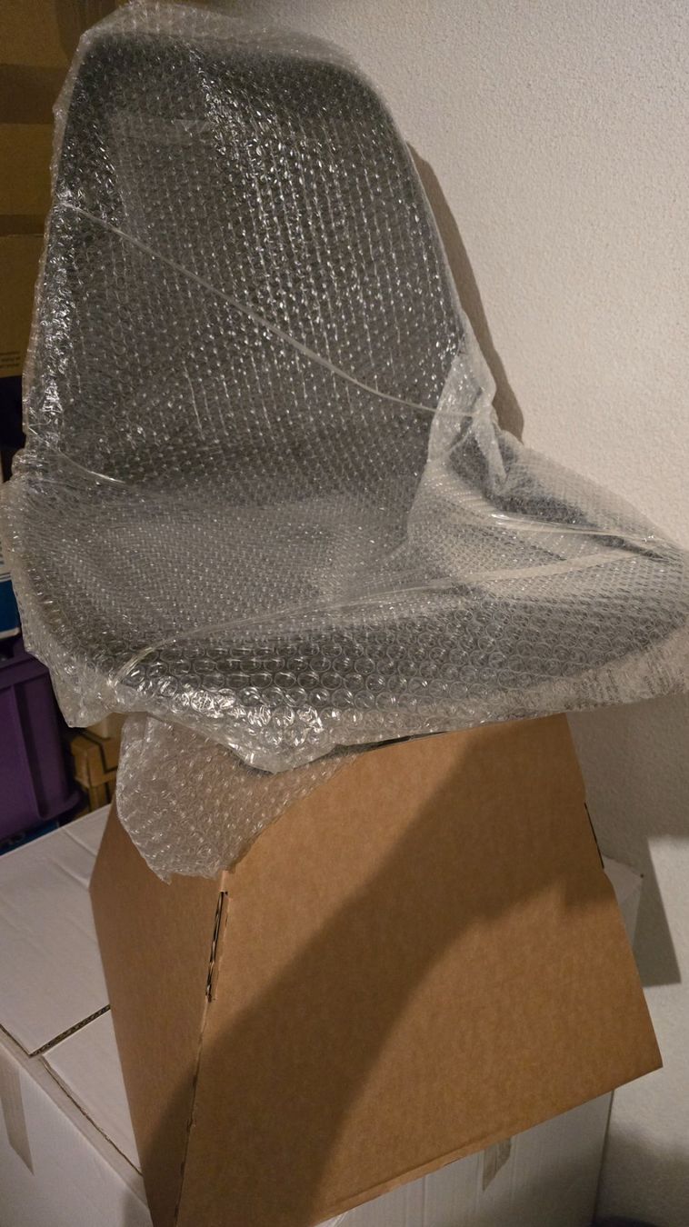 Vitra Stühle: 1x Vitra Eames Plastic Side Chair DSW, neu – Neu und originalverpackt aus Gossau SG von Novaforte 3