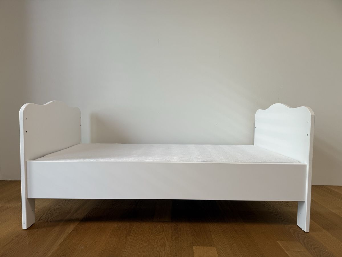 Armadi: Kinderzimmer Set, Kleiderschrank, Kommode & Bett – Usato da St. Gallen venduto da gat_kp29 5