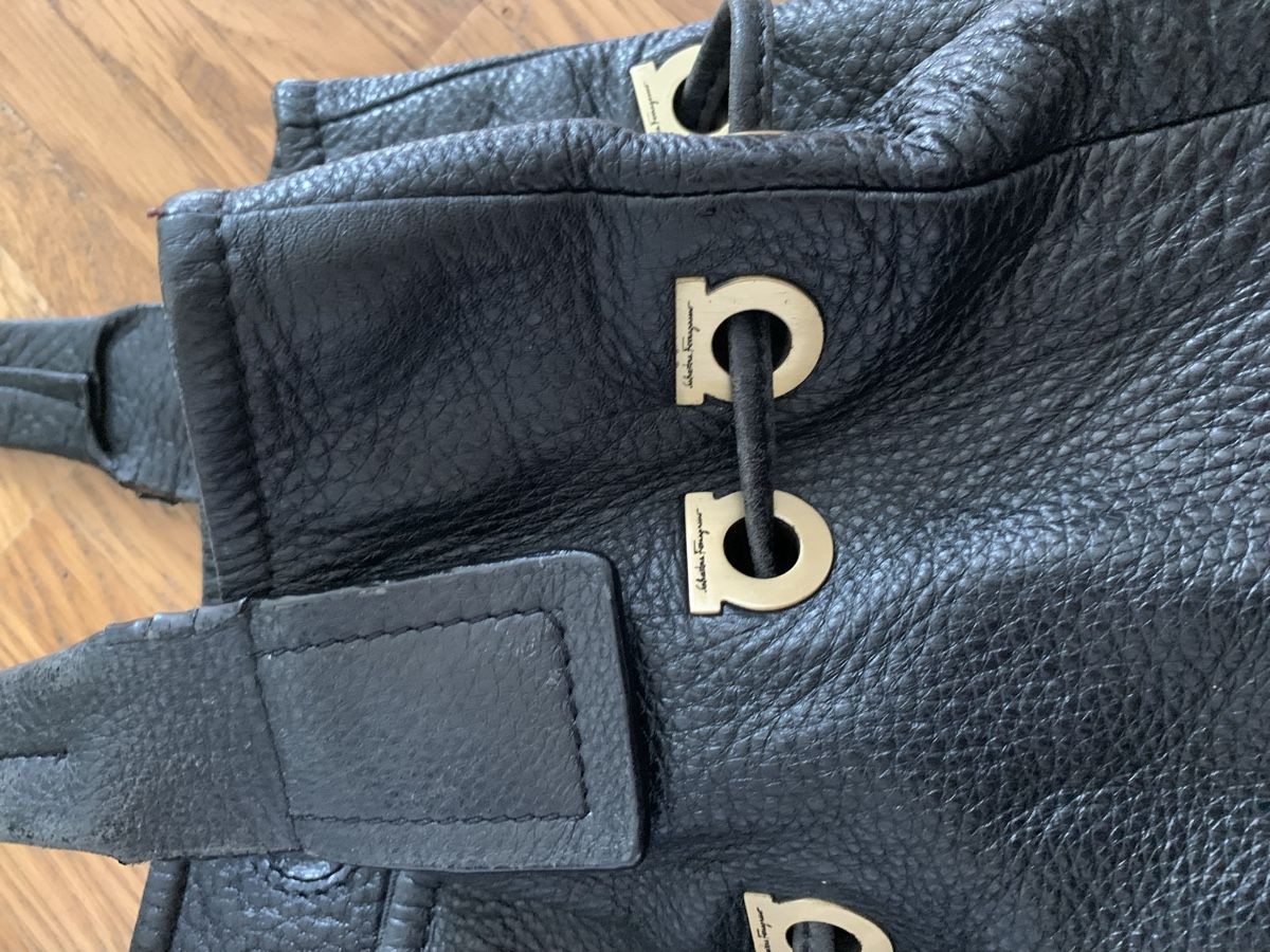 Borse da donna: Salvatore ferragamo leder tasche schwarz – Usato da Zürich venduto da Nikuska32 8