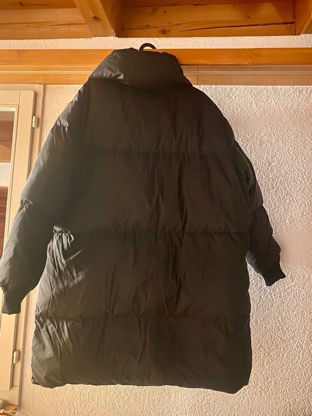 Zara Cappotti: Zara Winter Daunen Jacke - Schwarz – Usato da Hinterkappelen venduto da charlie98 5