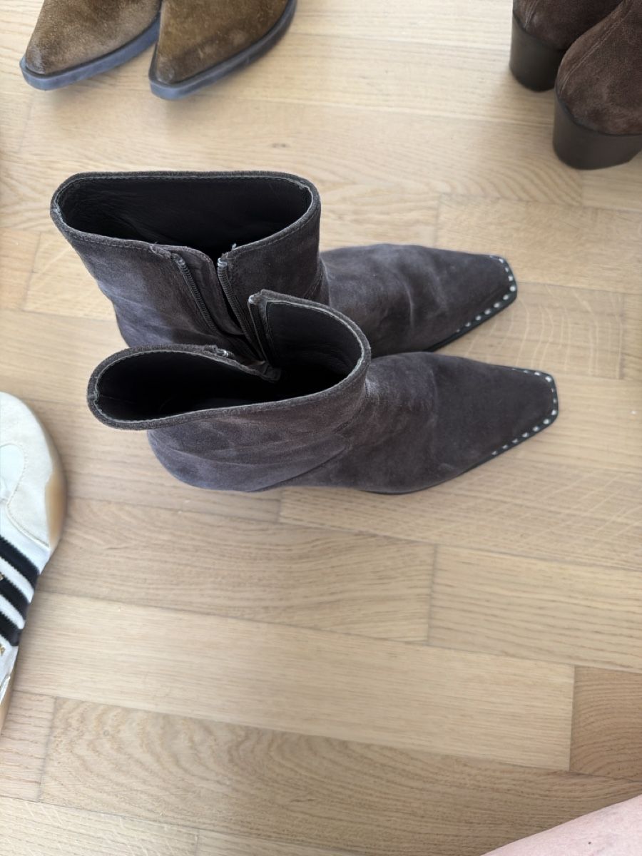 Ash Scarpe da donna: Ash Paris Brown Suede Boots, Size 39, Stylish – Usato da Glattpark(Opfikon) venduto da der_dh8z 3