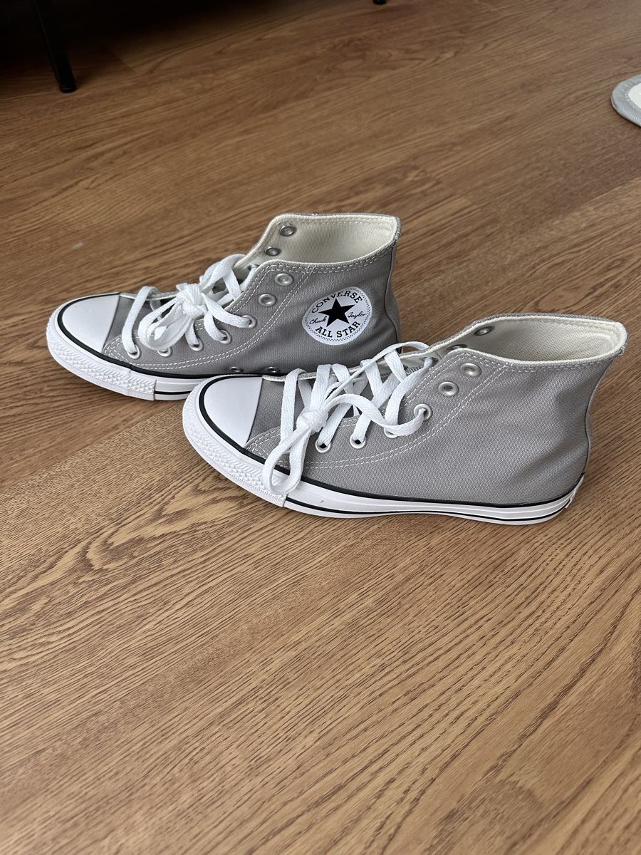 Converse Damenschuhe: Converse Grau, ungetragen – Neu (gemäss Beschreibung) aus Studen BE von Dedechi 1