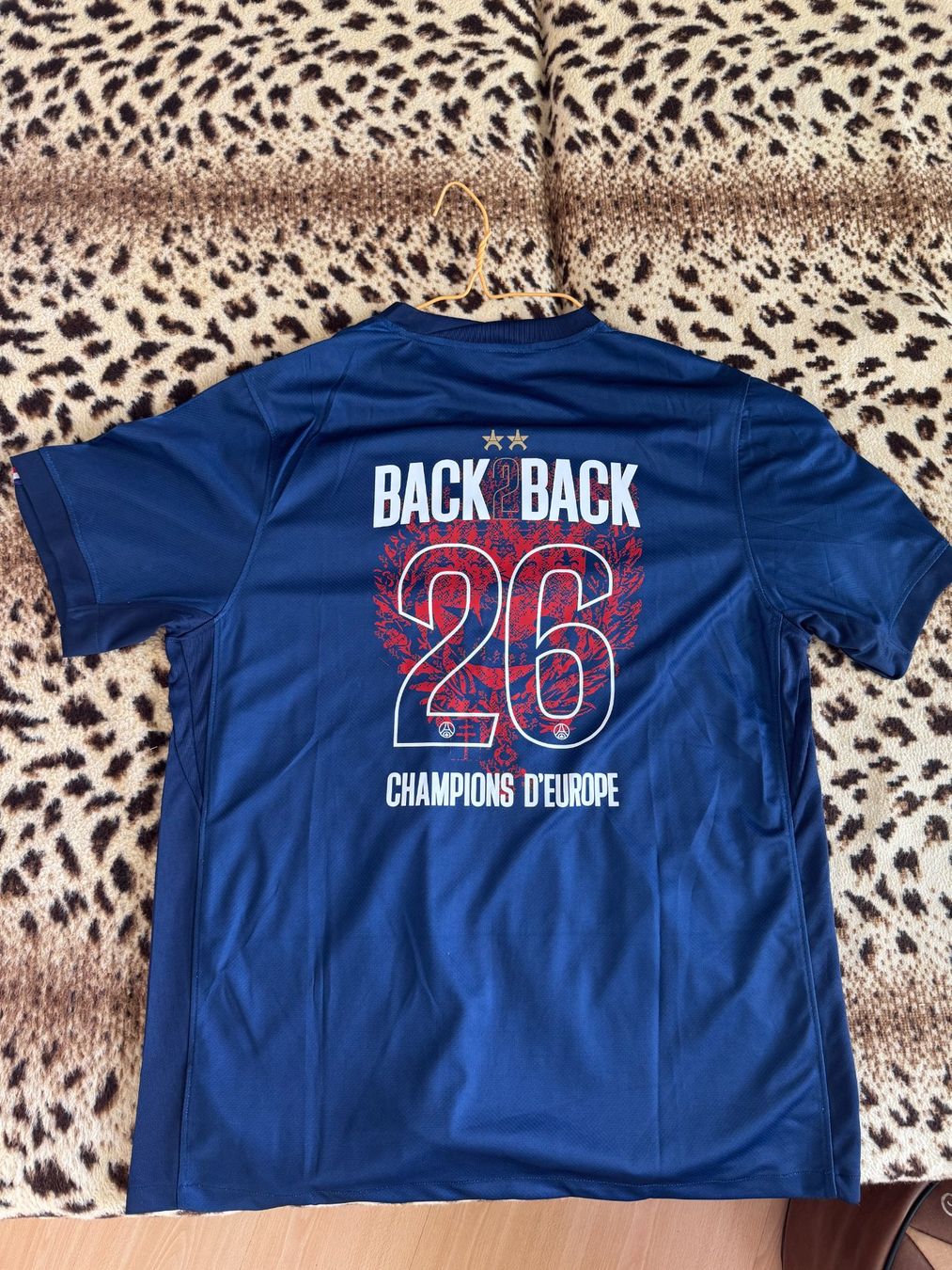 Nike Canottiere & Pantaloni: Vends Maillot PSG officiel UCL 2 étoiles – Nuovo (secondo la descrizione) da Yverdon-les-Bains venduto da Seb2320 1