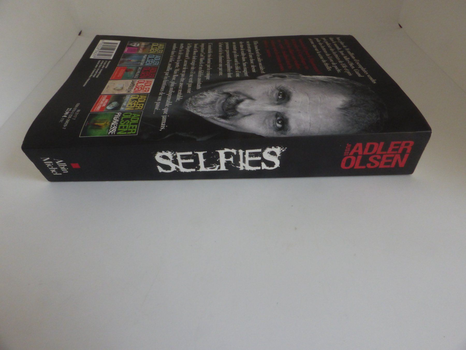 Bücher: Jussy Adler Olsen - Selfies – Gebraucht aus Porrentruy von Kim017 1