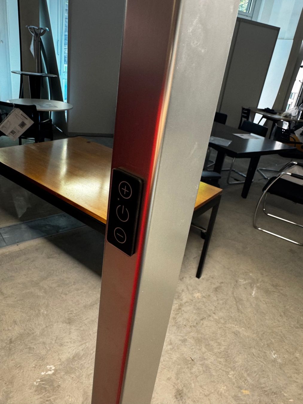 Zumtobel Lampade: LED Stehleuchte von ZUMTOBEL – Usato da Affoltern am Albis venduto da Zapro 4