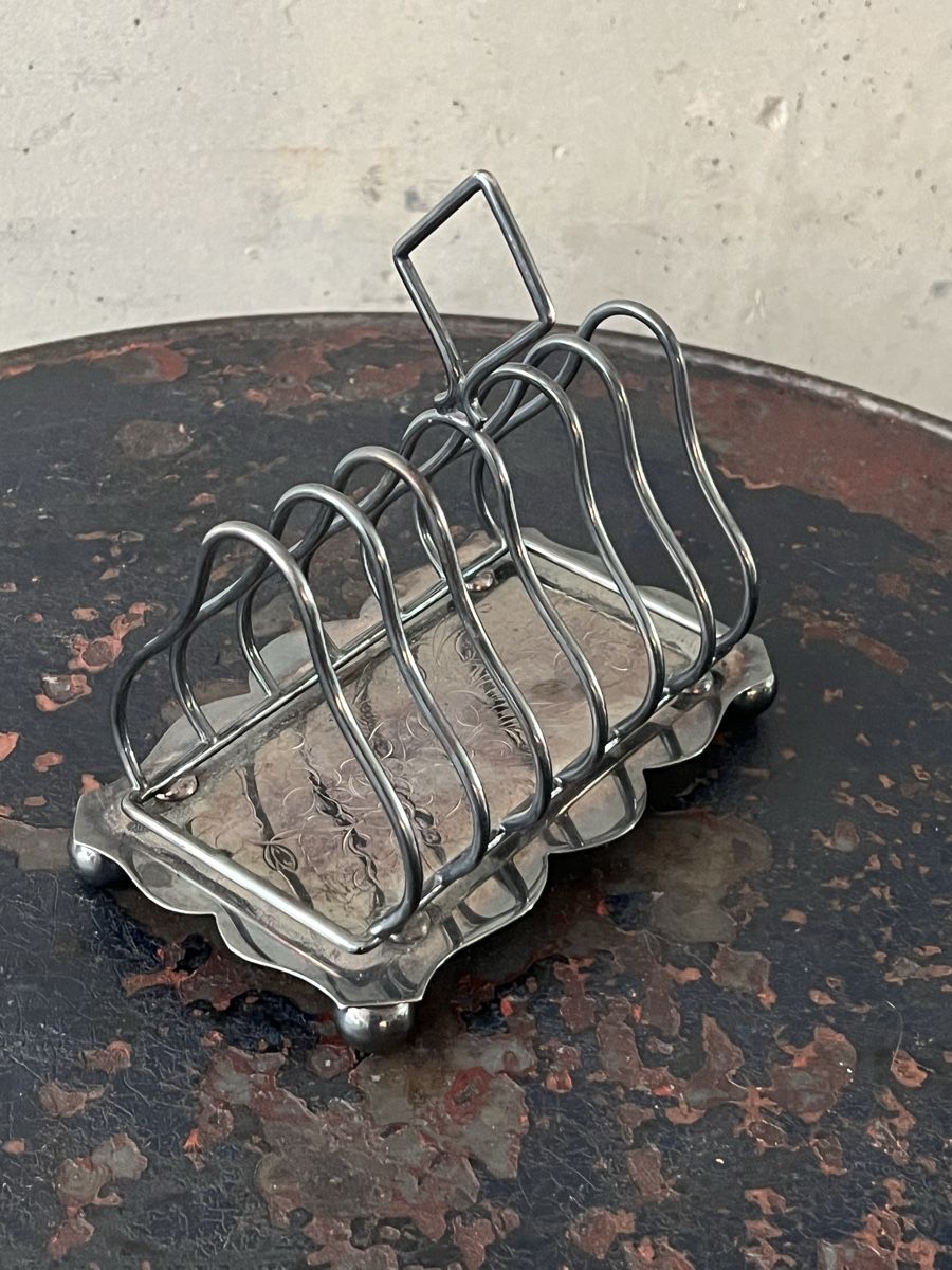 Altro per cucinare: Antiker versilberter Toastständer – Usato da Wabern venduto da La-Vitrine 6