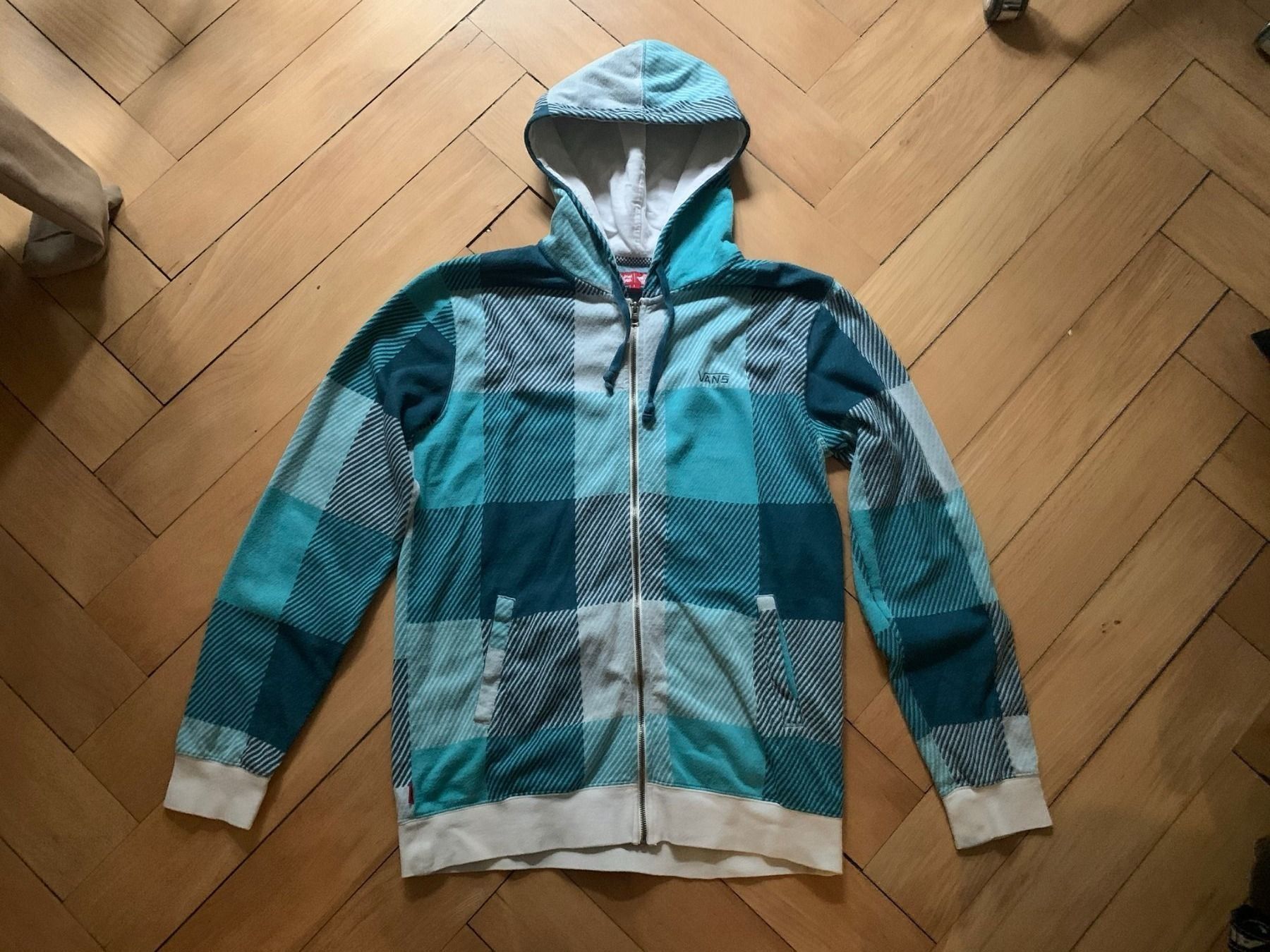 Vans Jacken: VANS - Jacke blau-grau kariert L – Gebraucht aus Zürich von Diazaio