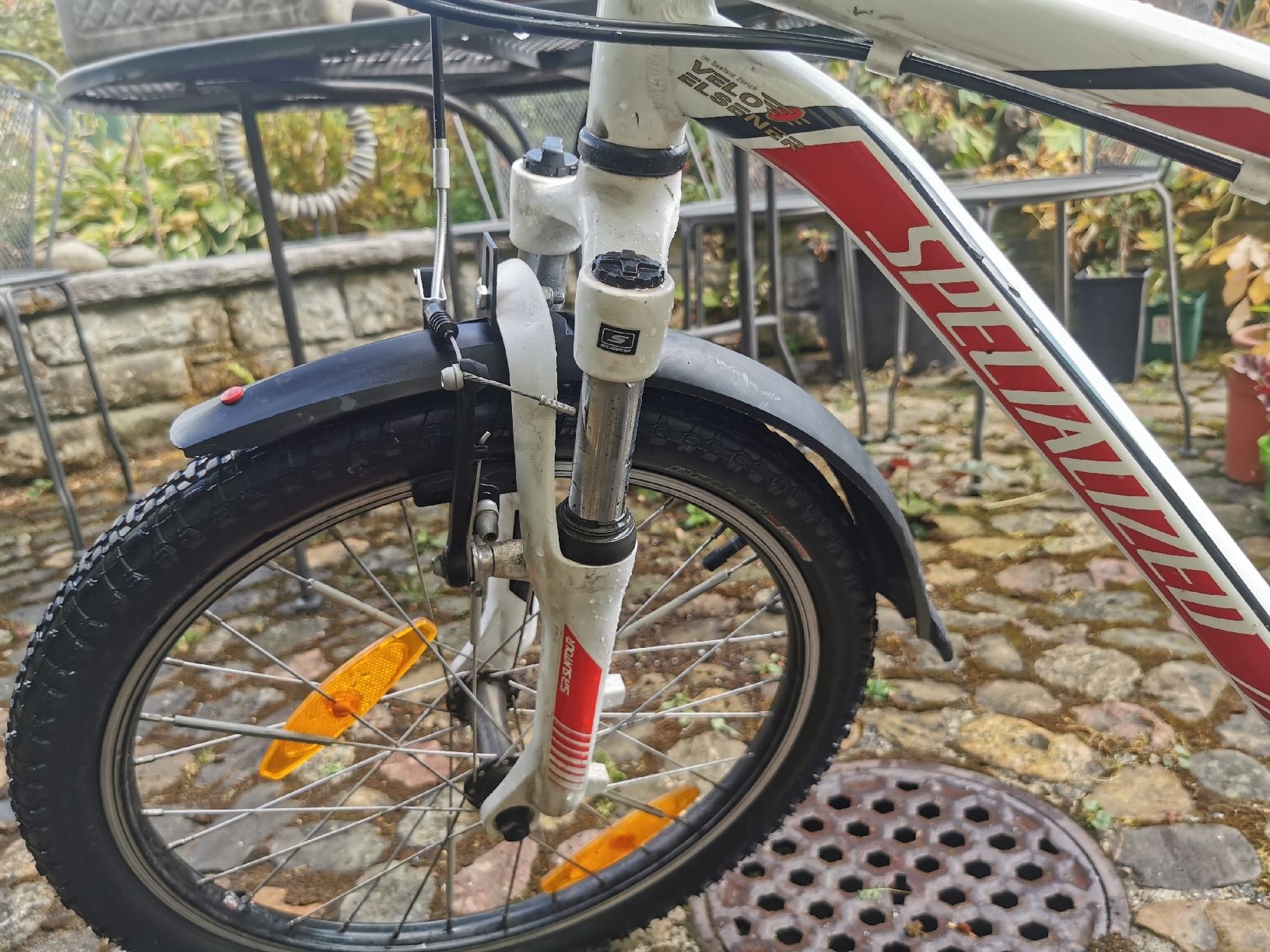 Velos: Kinderfahrrad Specialized 20 Zoll weiss  – Gebraucht aus Freienstein von Fraxinus 3