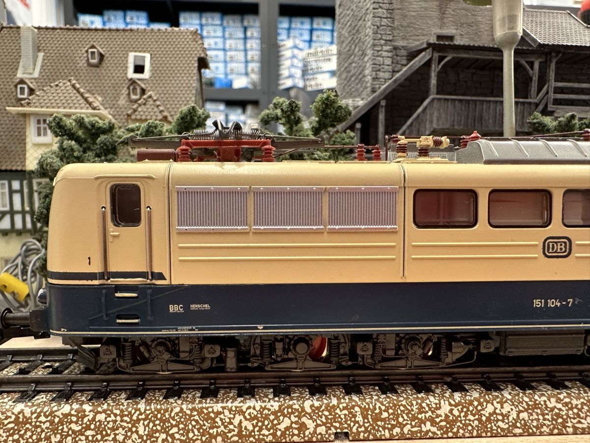 Märklin Modellini di ferrovie: Märklin 3058 DB BR 151 – Usato da Lupsingen venduto da New-Haven 1