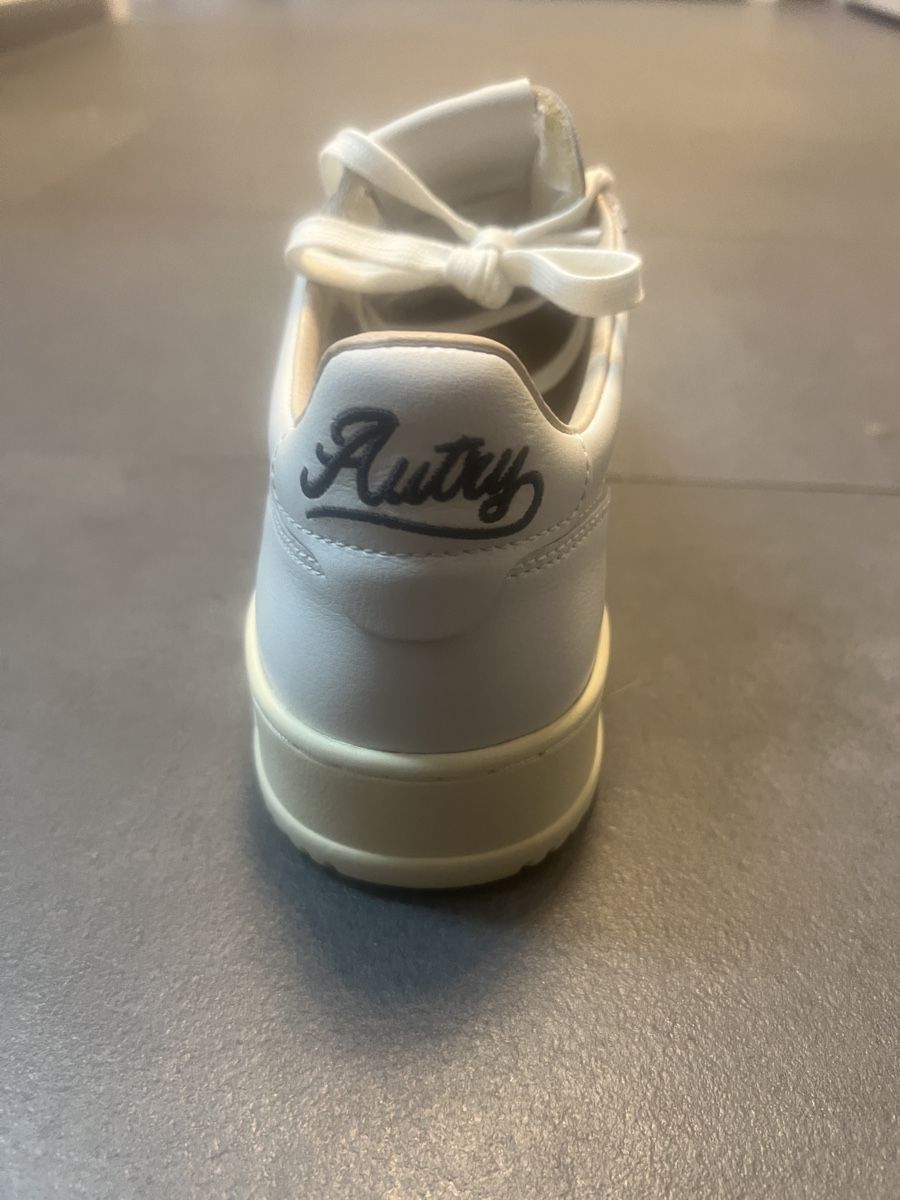 Autry Scarpe da uomo: Autry Sneakers Gr. 41 Weiss Neu – Nuovo e nell'imballaggio originale da Winterthur venduto da maffeismusic 2