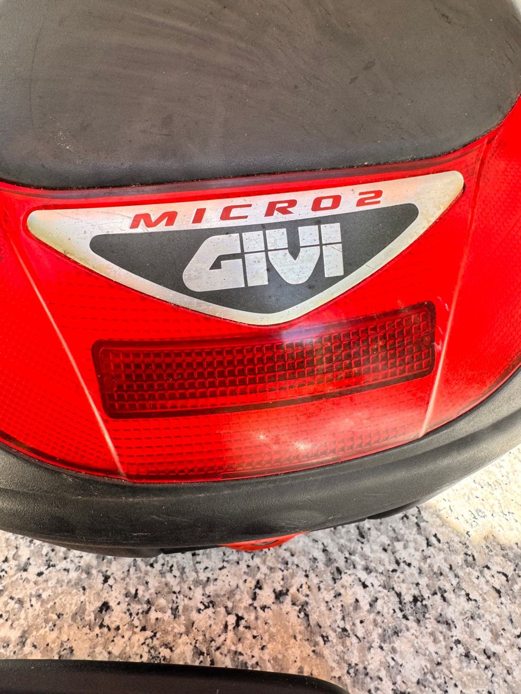 Givi Topcase: TopCase für Motorrad oder -roller – Gebraucht aus Moosseedorf von Buchsiu 7