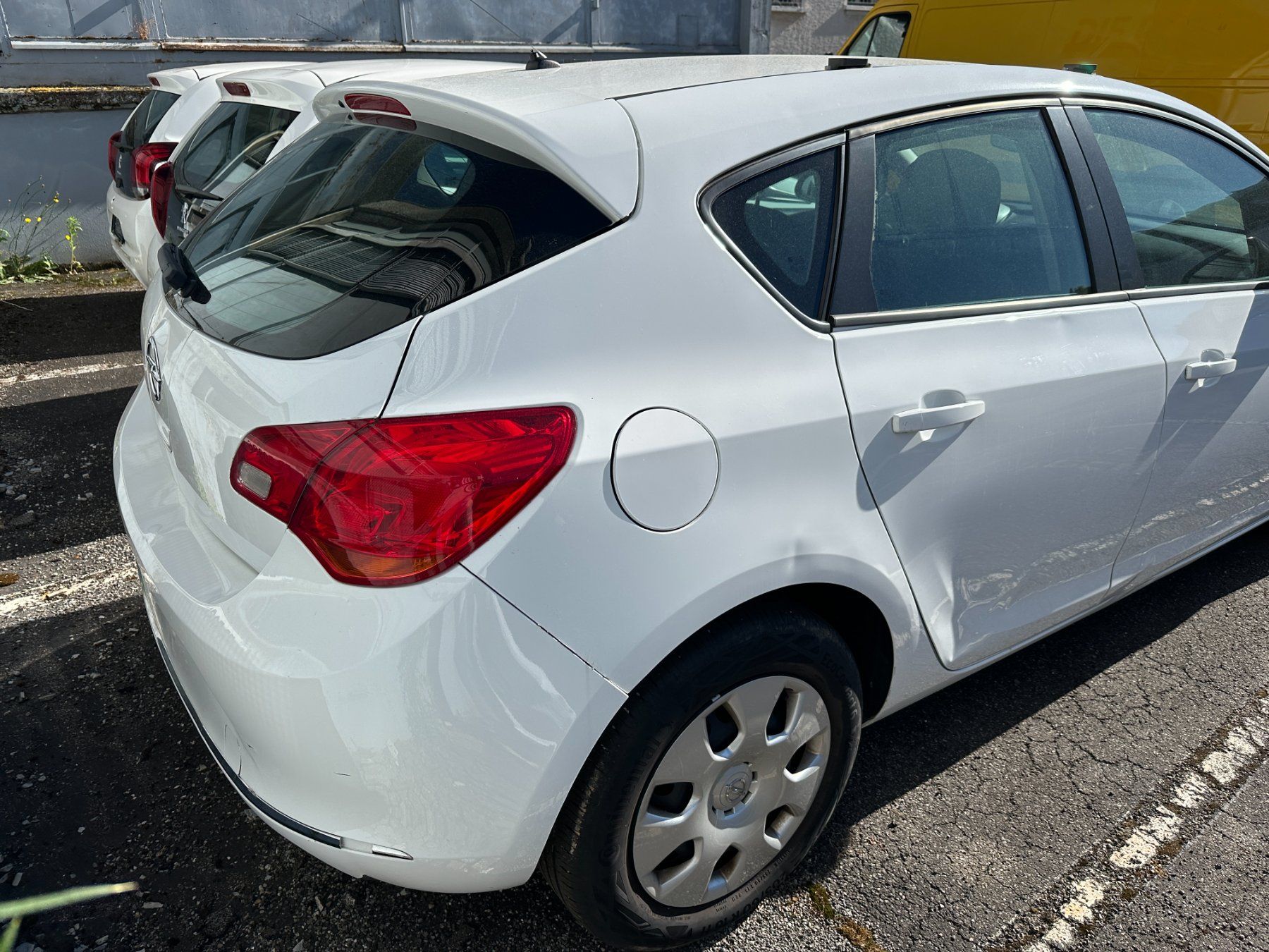 Opel Automobili: Opel Astra J 1.6 Fun Automatik – Usato da Neuenegg venduto da Potentino 3